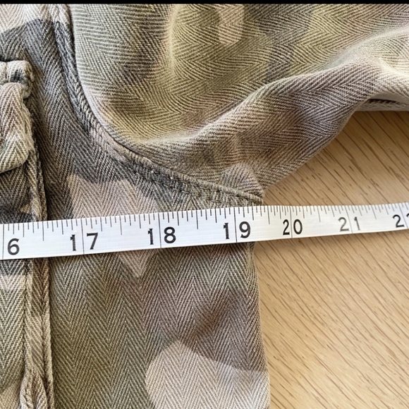 ❣️Custom Dripping Chanel logo Camo jacket! - Picture 6 of 6